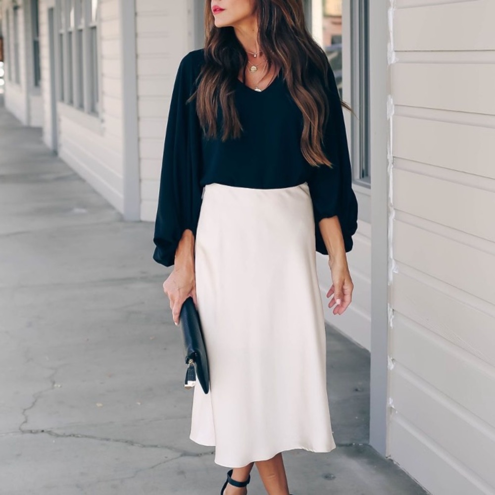 Brand new! Rita satin midi skirt size small